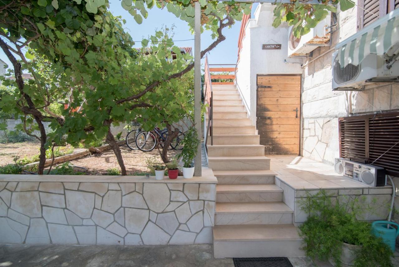 Apartments Natasa Супетар Экстерьер фото