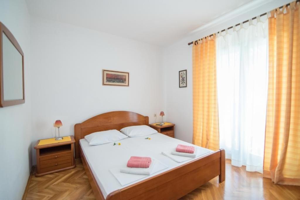 Apartments Natasa Супетар Экстерьер фото