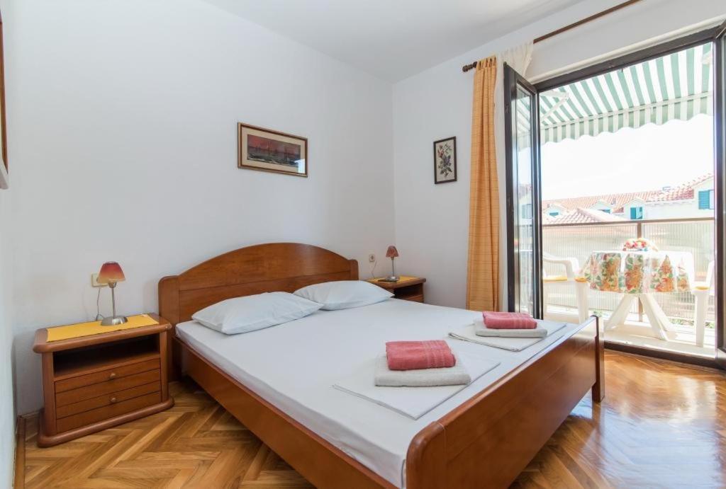 Apartments Natasa Супетар Экстерьер фото