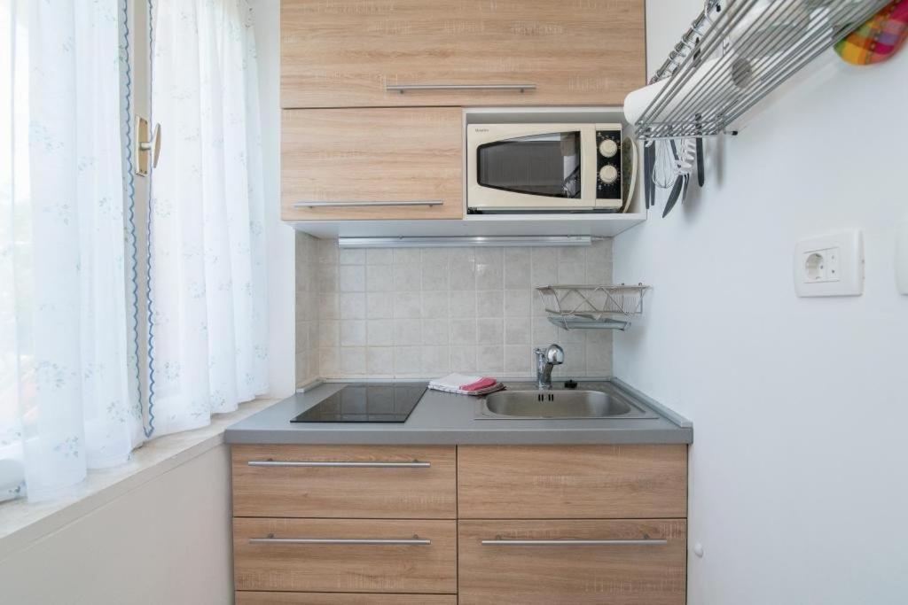 Apartments Natasa Супетар Экстерьер фото