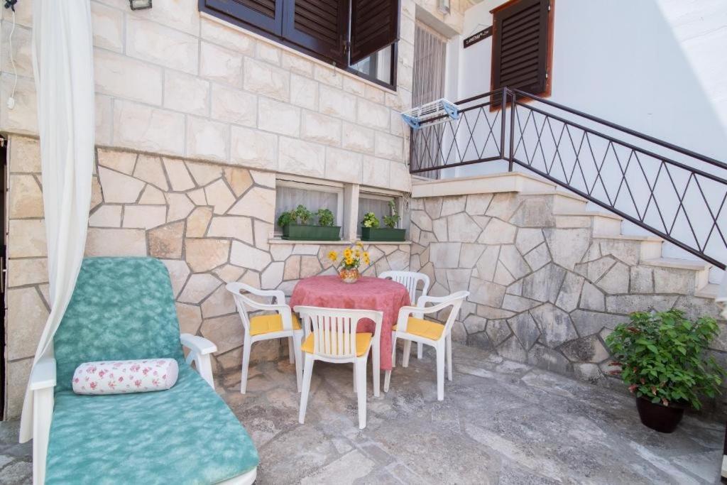 Apartments Natasa Супетар Экстерьер фото
