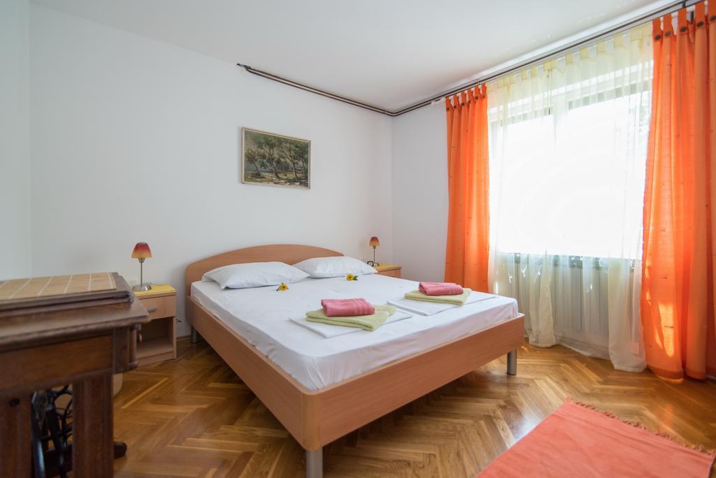 Apartments Natasa Супетар Экстерьер фото